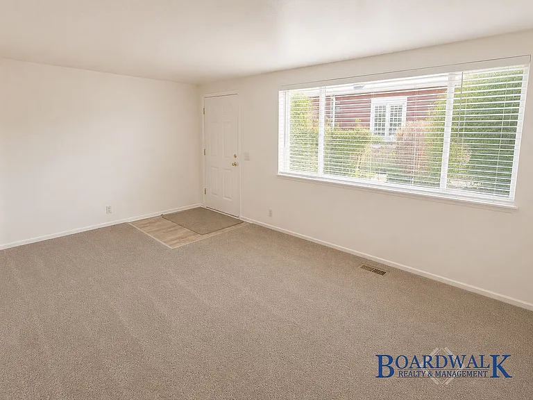 1195 E Roosevelt Ave #1 — Photo 2