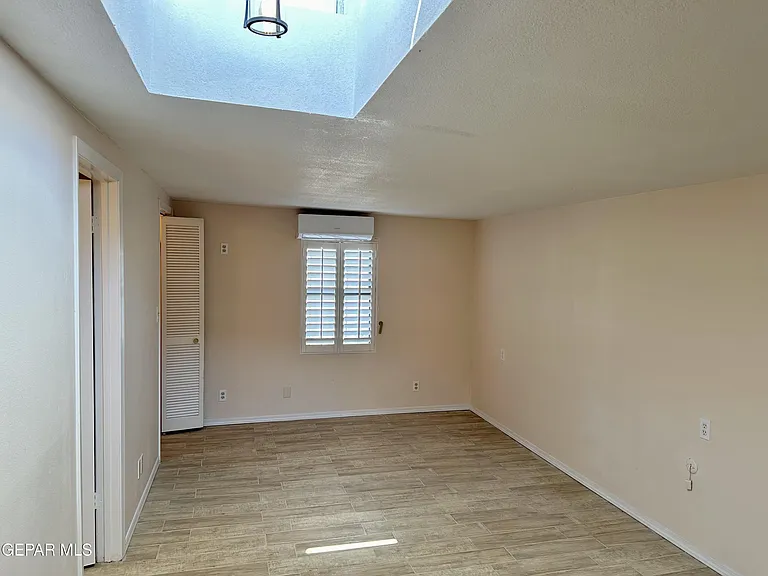 10101 Renfrew Dr — Photo 33
