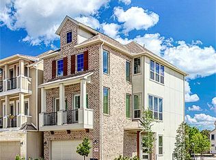 8421 Oak Leaf Point Dr, Houston, TX 77055