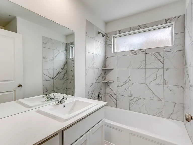 591 Avre Loop — Photo 27