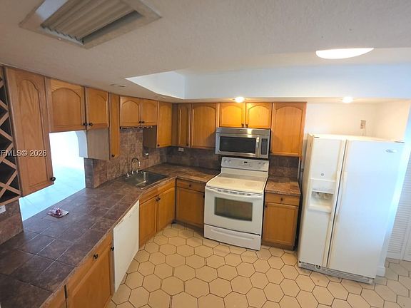 5th image of 1710 NE 191st St APT 209-3