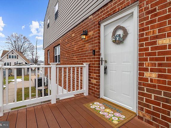 5th image of 725 Kingston Rd