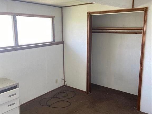 5th image of 3901 SE 11th St