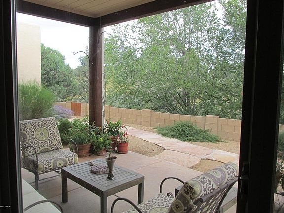 3rd image of 878 Whispering Oak Dr