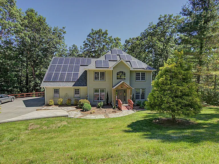 35 Windsong Dr — Photo 2