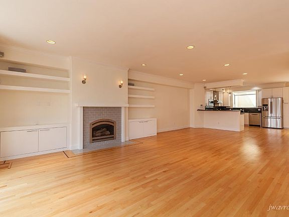 4th image of 170 Brewster St