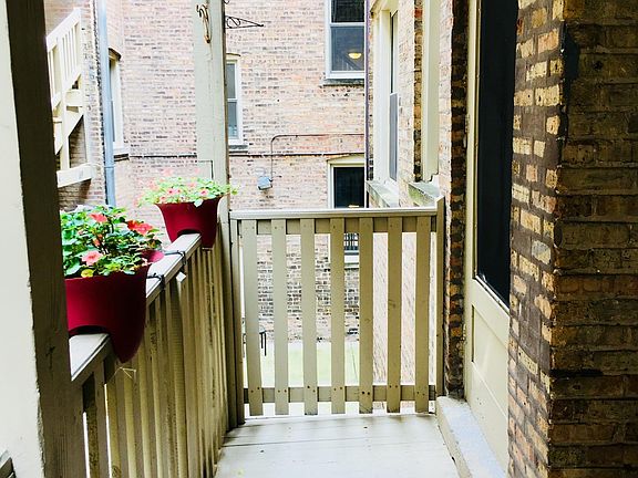 3rd image of 445 N Lombard Ave APT 1