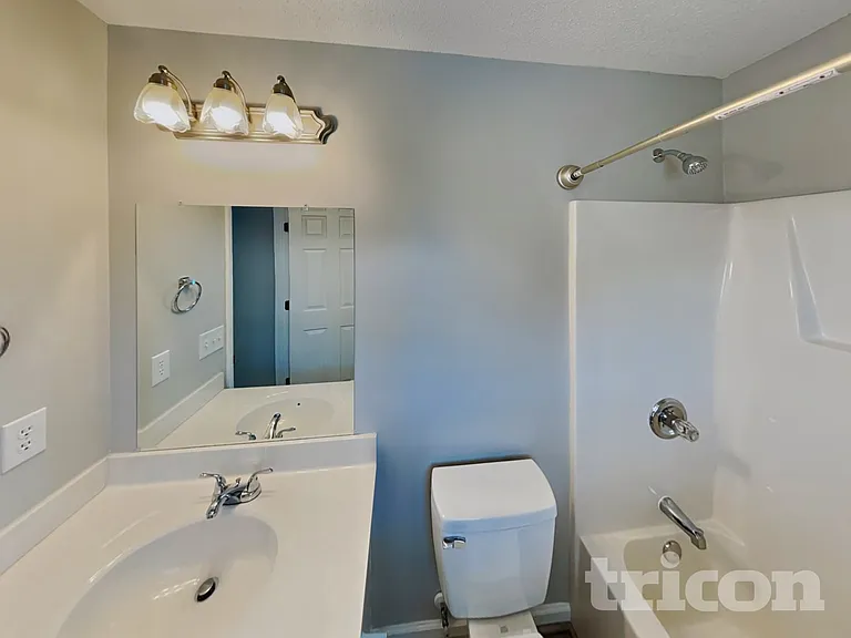 4828 Lighthouse Ct — Photo 9