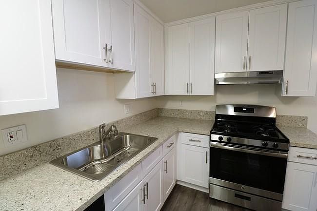 1st image of 10632 Knott Ave #15