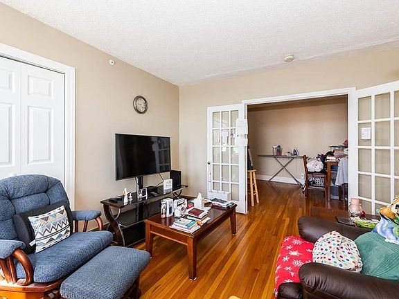 5th image of 285 Lynn Shore Dr APT 410
