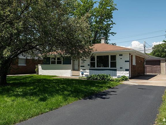 3rd image of 1486 Burnham Ave