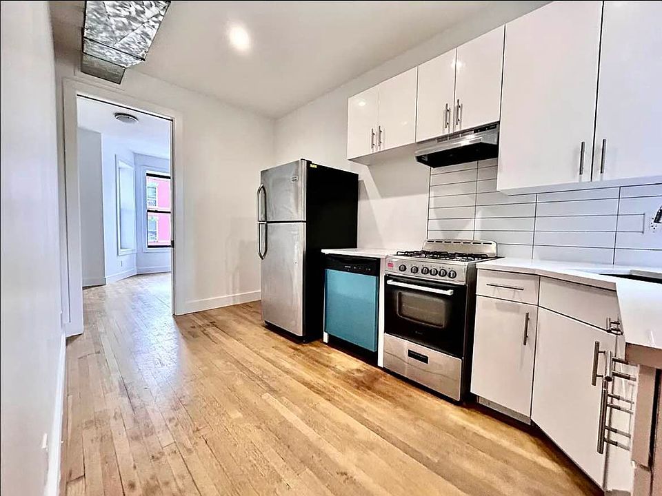 1st image of 375 Chauncey St #4