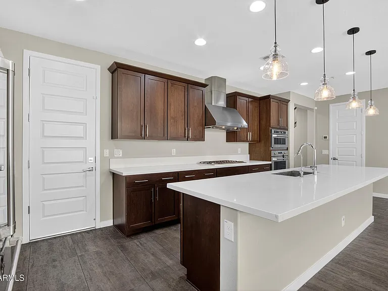 2350 W Gloria Ln — Photo 10