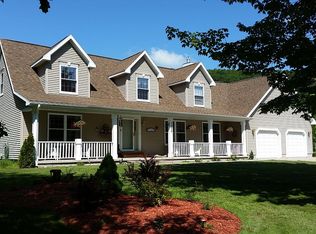 1300 N 15th St, Gladstone, MI 49837