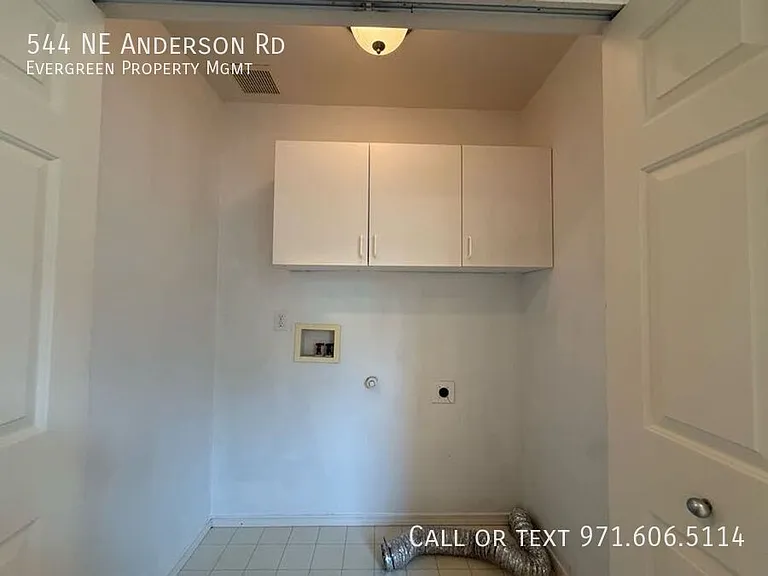 544 NE Anderson Rd — Photo 25