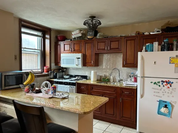 68 Linden St APT 4, Everett, MA 02149