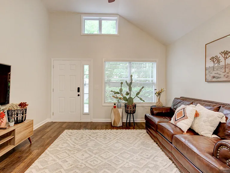 816 Dunbar Cave Rd — Photo 7