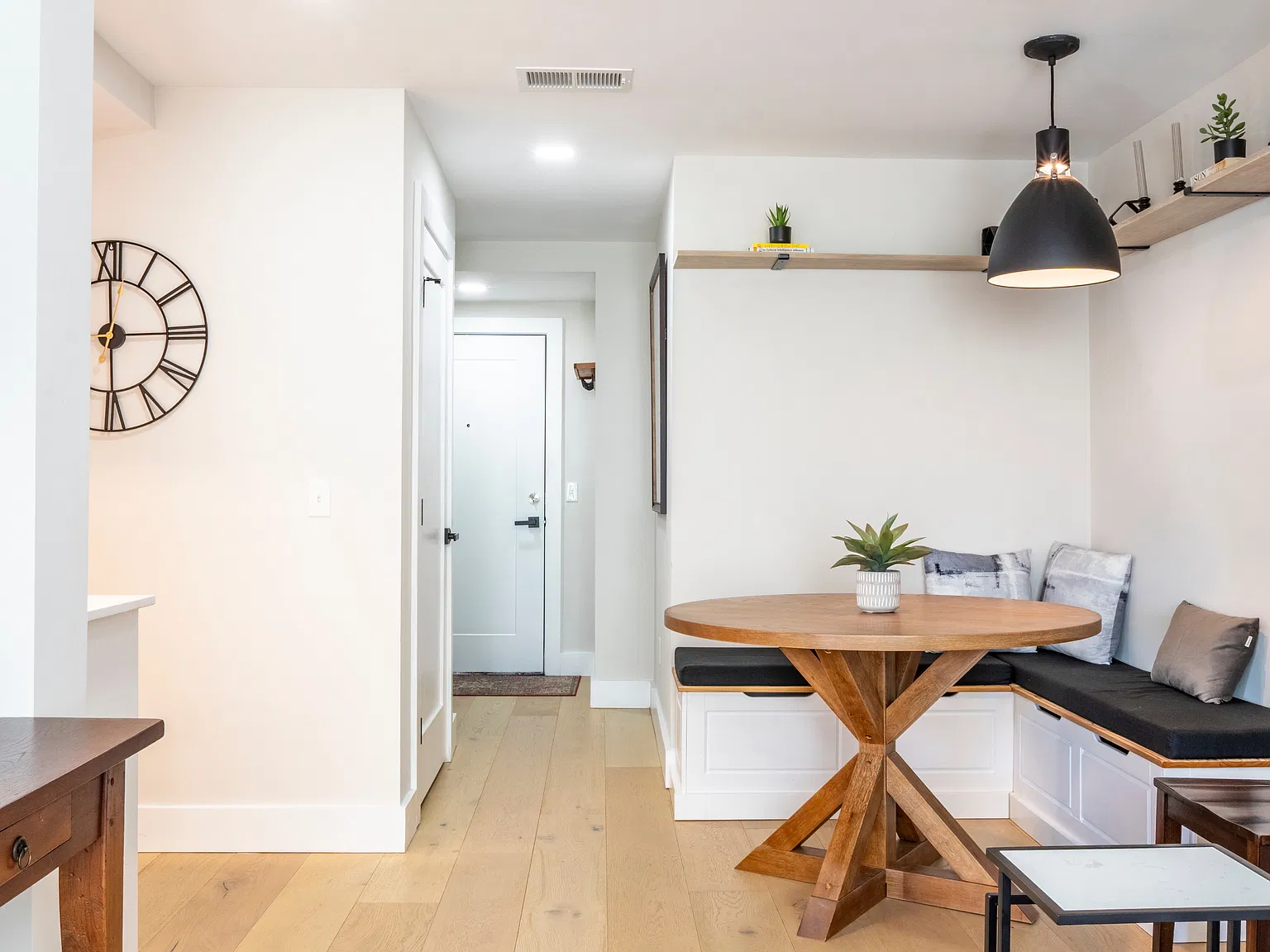 1 bed, 573 sqft, $2,600 — Photo 3