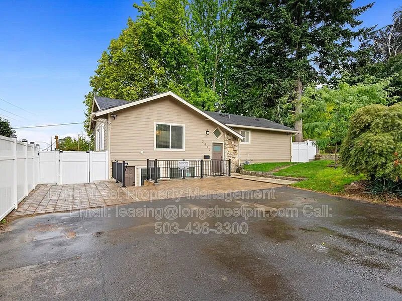 4 bed, 3.0 bath, 1752 sqft, $3,795 — Photo 2