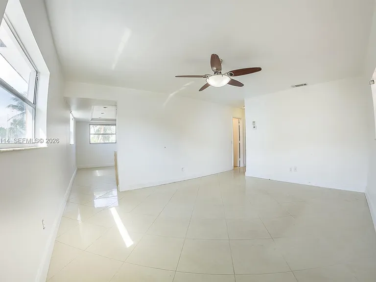 344 SW 1st St #6 — Photo 5
