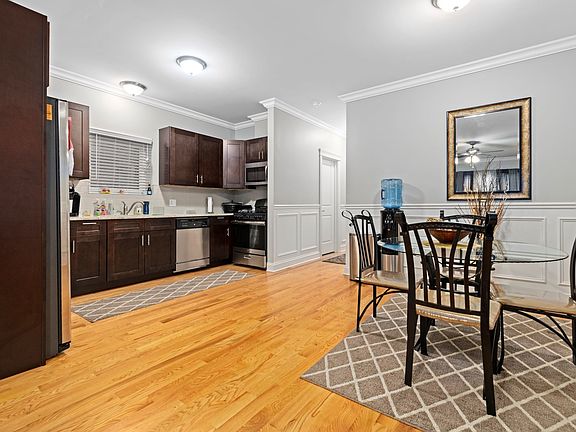 4th image of 742 N Avers Ave #1