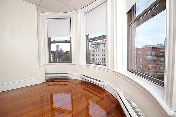 2nd image of 870 Beacon St #11