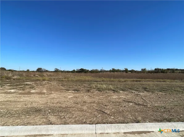 2038 Botts Dr, Salado, TX 76571
