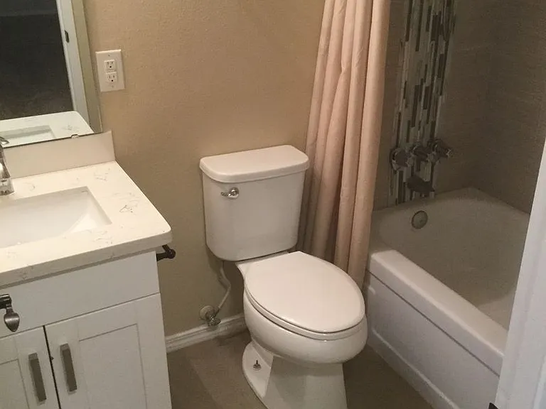 924 Shorewood Dr #B17 — Photo 11