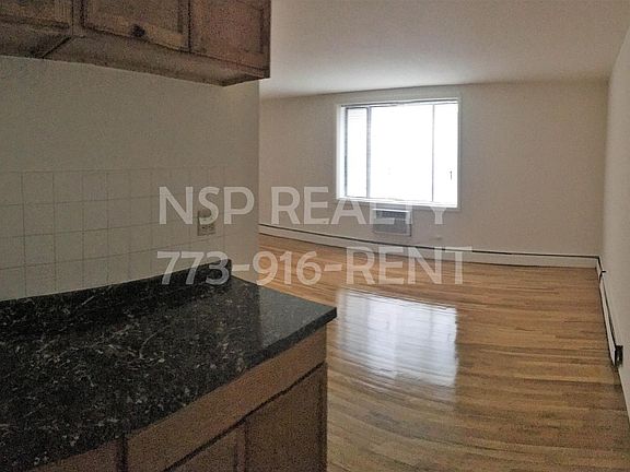 3rd image of 1515 W Morse Ave #6