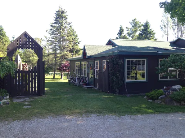 2946 W M 134 Hwy, Hessel, MI 49745