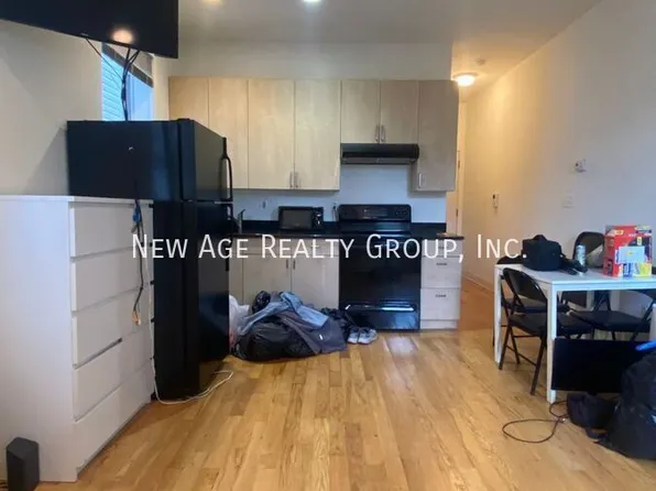 1615 Brown St #2R, Philadelphia, PA 19130