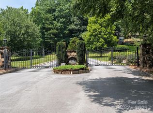 115 Ivywood Ln, Laurel Park, NC 28739