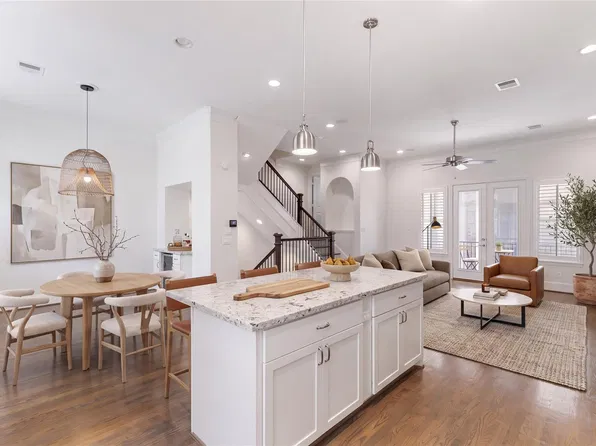 2239 Chenevert St, Houston, TX 77003
