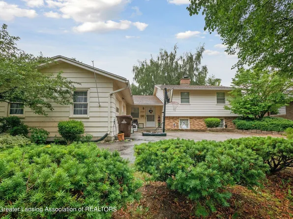 3330 Snowglen Ln, Lansing, MI 48917