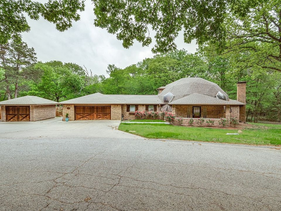 1st image of 160 Delle Ln