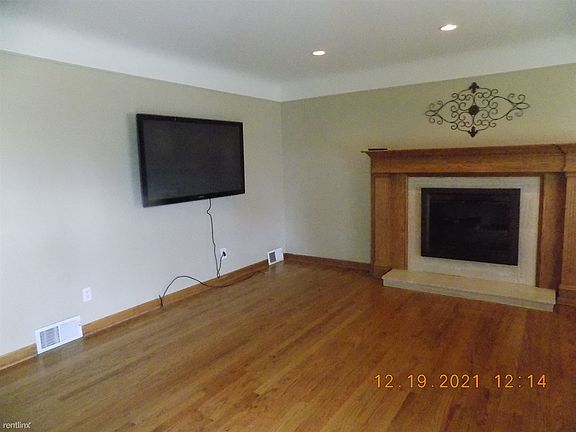 4th image of 27221 Roan Dr