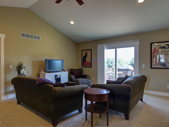 3rd image of 10849 Pine Cone Ct