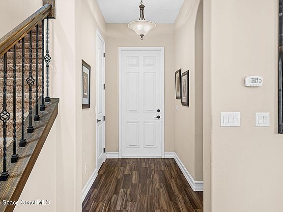 5th image of 7045 Primavera Ln