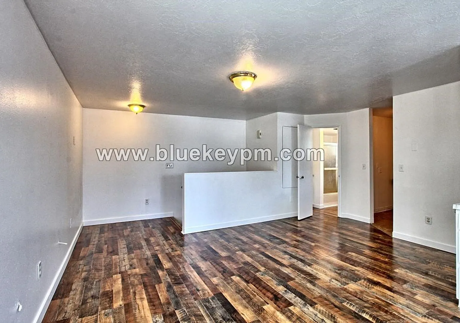 Upper Floor 1 Bed, 1 Bath Duplex Unit in Parkrose — Photo 4