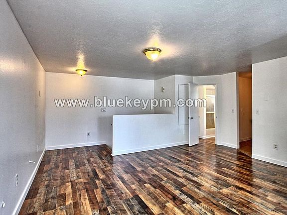 4th image of 4716 NE 108th Ave