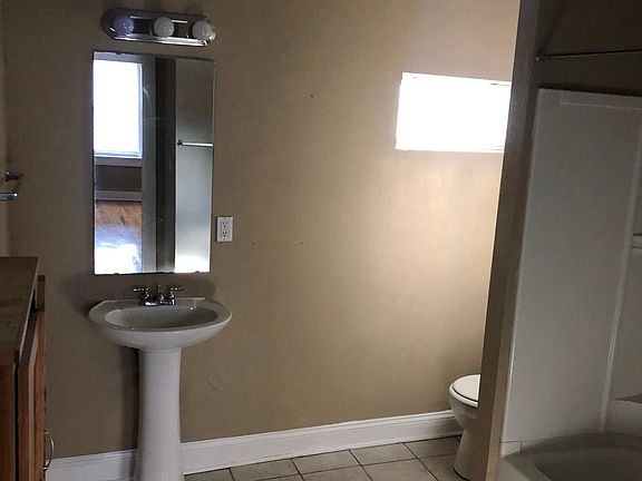 5th image of 619 E 27th St #2W