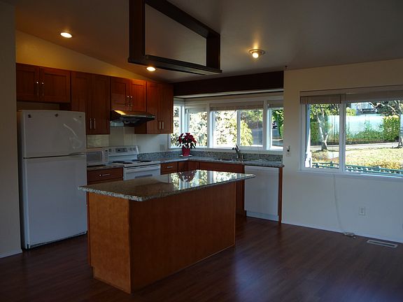 4th image of 4823 155th Ave SE