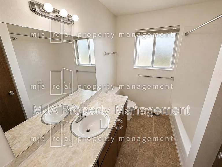 1428 W 300 N #7 — Photo 5
