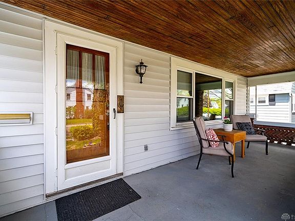 4th image of 418 Winden Ave