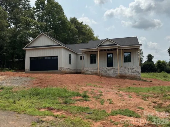 2555 Polo Ln, Maiden, NC 28650