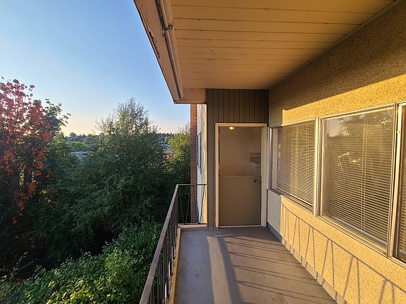 unit patio, dutch door