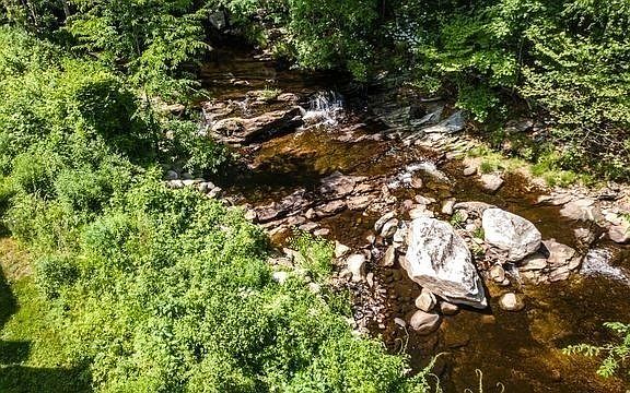 4th image of 299 Sterling Rd