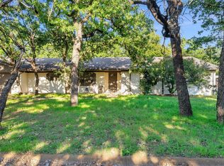 209 Mistletoe Ln, Keene, TX 76059
