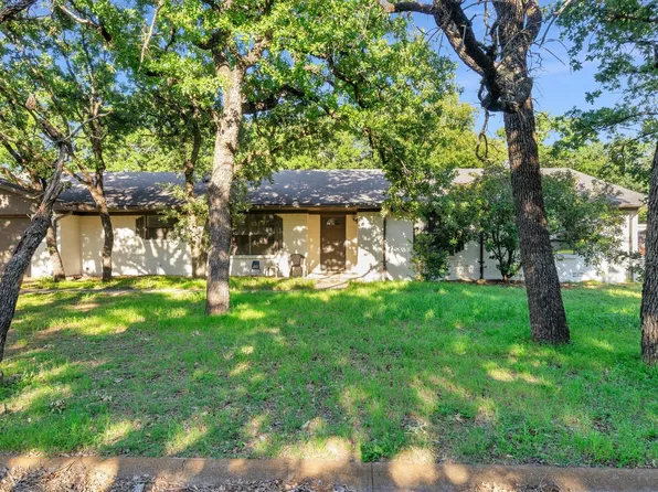 209 Mistletoe Ln, Keene, TX 76059