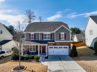 827 Lake Artesia Ln, Fuquay Varina, NC 27526